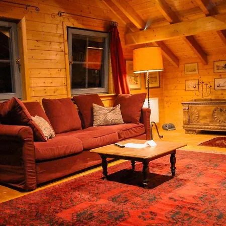 Malerisches Holzhaus 