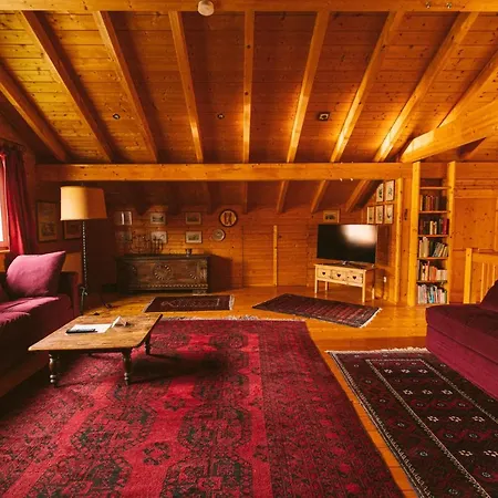 Malerisches Holzhaus 