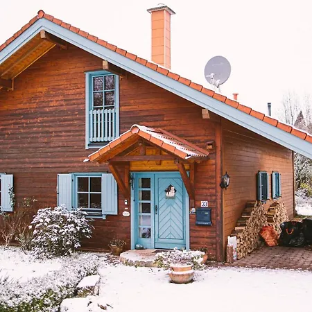 Malerisches Holzhaus 