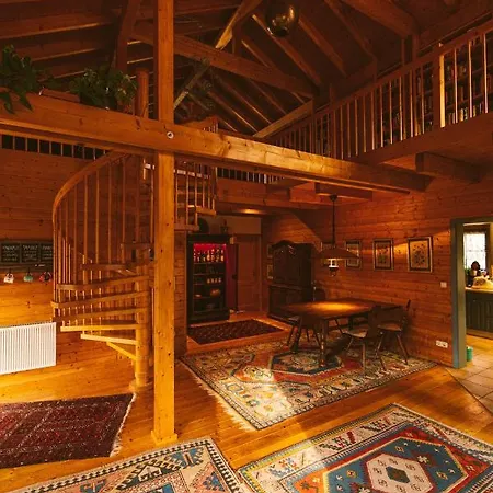 Malerisches Holzhaus 