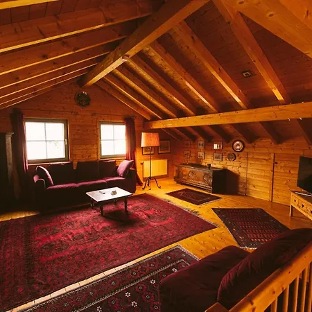 Malerisches Holzhaus 