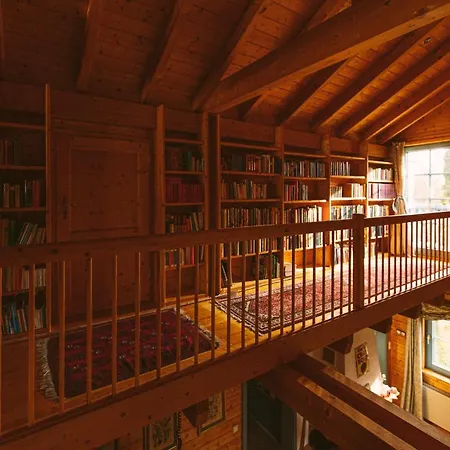 Malerisches Holzhaus 